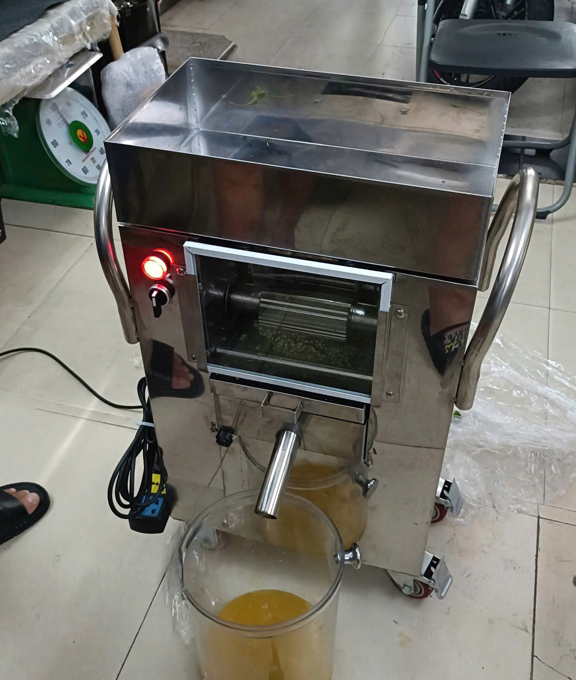 MÁY ÉP CHANH TẮC GIA ĐÌNH